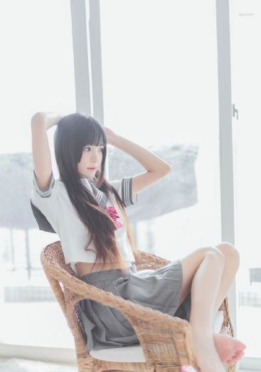瞧着一家子