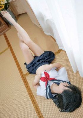 美女的裙底免费观看