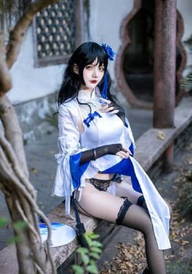 厨房掀开馊了裙子挺进
